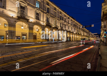 Vue de nuit sur la rue Via Po, Turin, Piémont, Italie Banque D'Images