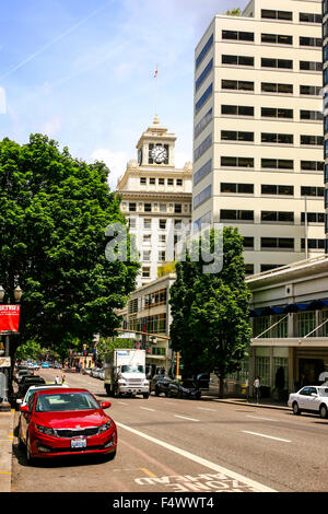 Jackson Tour avec c'est réveil sur SW Broadway dans le centre-ville de Portland, Oregon Banque D'Images