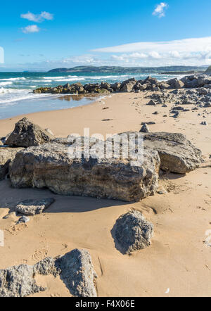 Voir à Benllech Bay, île d'Anglesey, dans le Nord du Pays de Galles, Royaume-Uni. Prise le 12 octobre 2015. Banque D'Images