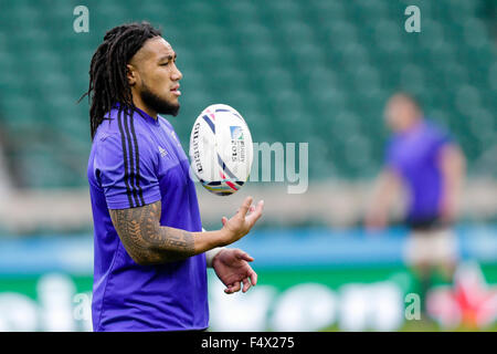 Twickenham, London, UK. 23 Oct, 2015. Le capitaine de l'équipe de Nouvelle-Zélande a exécuter avant de leur demi-finale contre l'Afrique du Sud 24 oct. Le centre néo-zélandais ma'a Nonu au cours de la session : Action Crédit Plus Sport/Alamy Live News Banque D'Images