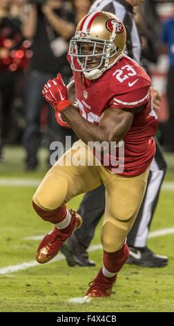 Santa Clara, Californie, États-Unis. 22 octobre, 2015. San Francisco 49ers running back Reggie Bush (23) le jeudi, 22 octobre 2015 à Lévis Stadium à Santa Clara, en Californie. Les Seahawks défait les 49ers 20-3 Al Golub/CSM/Alamy Live News Banque D'Images