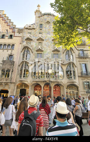 La Casa Batlló, remodelée par Antoni Gaudí en 1904-1906. Barcelone. La Catalogne, Espagne Banque D'Images