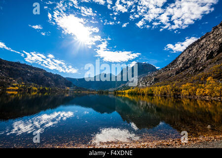 Silver Lake le long de la route 158 appelé le Lac Juin boucle dans l'Est de la Sierra Nevada de Californie Banque D'Images