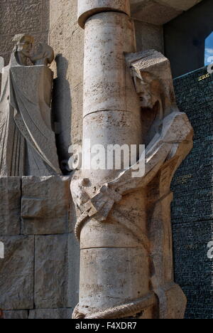 La Sagrada Familia - Détail de l'architecture l'impressionnante cathédrale conçue par Gaudi, en construction depuis 1882 à Barcelone, Banque D'Images