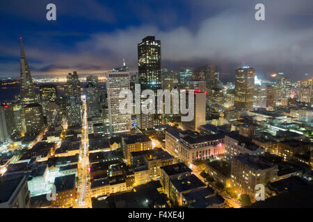 Vues aériennes du Quartier Financier de San Francisco, Nob Hill au crépuscule. Banque D'Images