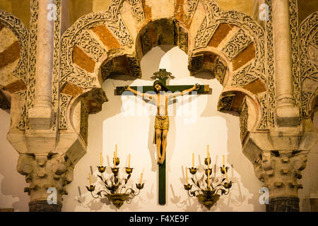 Cordoba, 18 Décembre, 2013 La Mezquita à Cordoue. A l'intérieur vous trouverez la cathédrale de Notre Dame de l'Assomption. Kees Photo M Banque D'Images