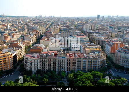 La ville de Barcelone à partir du haut de la cathédrale de Barcelone. Espagne Banque D'Images