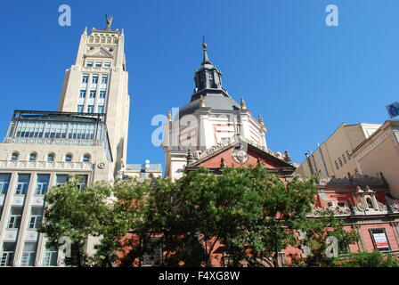 Voir des bâtiments sur la Gran Via à Madrid. Banque D'Images