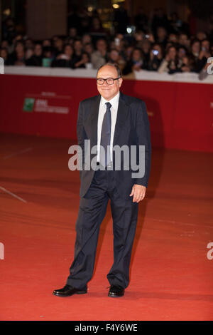 Rome, Italie. 24 Oct, 2015. Carlo Verdone sur le tapis rouge du 10e Festival du Film de Rome, Roma Banque D'Images