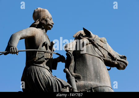 Gros plan du général commandant l'armée grec Georgios/ George Karaiskakis scuplture installé à Athènes, en face du stade Panathinaic Banque D'Images