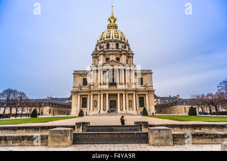 PARIS, FRANCE - 30 DÉCEMBRE : Chapelle Saint Louis des Invalides le 30 décembre 2013 à Paris. Chapelle construite en 1679 est la buri Banque D'Images