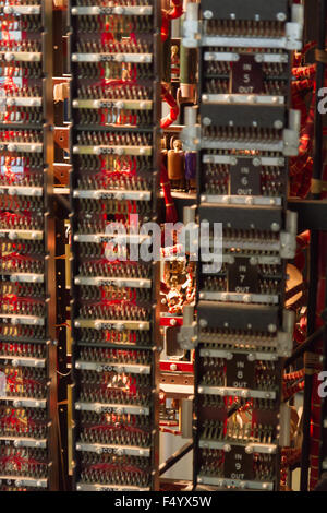 Reconstruire de Turing Bombe à Bletchley Park, utilisé pour aider à déchiffrer la guerre German-Enigma-Machine-encrypted messages secrets Banque D'Images