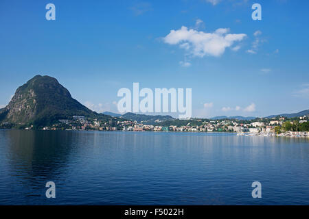 Vue panoramique sur Lugano Paradiso et le Mont San Salvatore Lake Lugano Suisse Banque D'Images