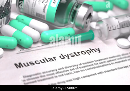 Le diagnostic de dystrophie musculaire - imprimé vert menthe avec des comprimés, des injections et d'une seringue. Concept médical avec focus sélectif. Banque D'Images