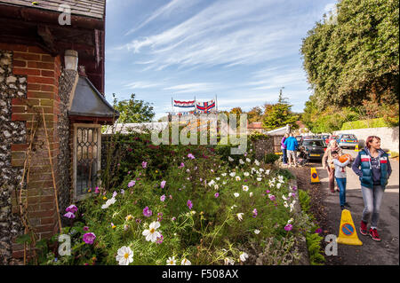 Sutton, West Sussex, UK. 25 octobre, 2015. Citrouille Halloween fun shopping in Sussex soleil à Madehurst citrouilles, West Sussex. Credit : Julia Claxton/Alamy Live News Banque D'Images