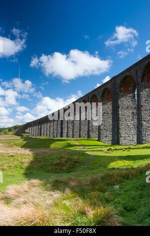 Célèbre Viaduc Ribblehead dans le Yorkshire Dales National Park,Grande-Bretagne Banque D'Images