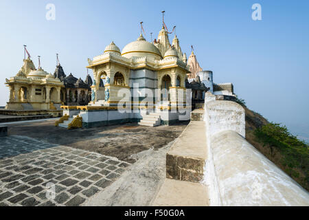 Le site sacré de shatrunjaya contient plus de 850 temples sur une colline et est l'un des principaux lieux de pèlerinage pour les jaïns Banque D'Images