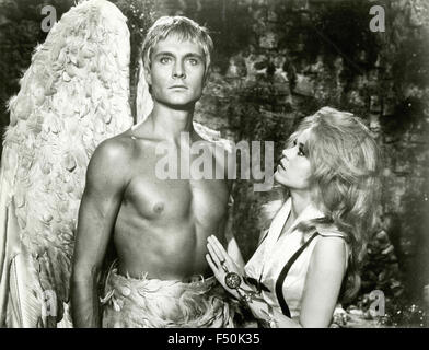 Les acteurs Jane Fonda et John Phillip Law dans une scène du film 'Barbarella', 1968 Banque D'Images