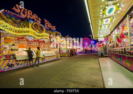 Le dresden, vogelwiese amusement park, la nuit Banque D'Images