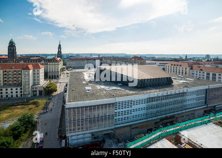 Une vue panoramique sur le palais de la culture de Dresde dans la vieille partie de la ville Banque D'Images