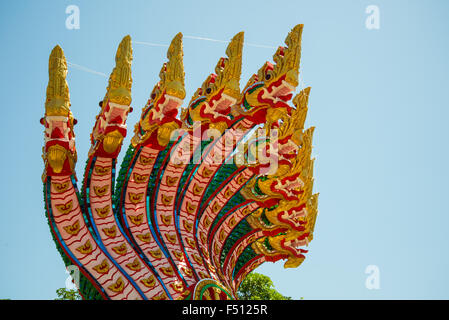 9 serpent Tête en Thaïlande temple, de croyance Banque D'Images