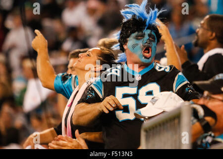 Charlotte, NC, USA. 25 octobre, 2015. Match de football dimanche soir entre les Philadelphia Eagles et les Panthers au stade Bank of America à Charlotte, NC. Scott Kinser/CSM/Alamy Live News Banque D'Images