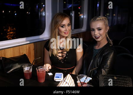 Londres, Angleterre, 25 Octobre 2015 : Megan Rees de MTV UK assister au lancement de sa dernière collection de Londres sur un bateau de travail sur le MV Bijoux de Londres. Crédit photo : Voir Li/Alamy Live News Banque D'Images