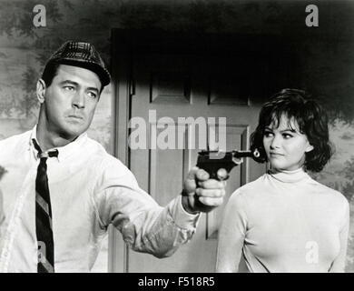 Les acteurs Rock Hudson et Claudia Cardinale dans une scène du film 'Bandeau', USA 1966 Banque D'Images