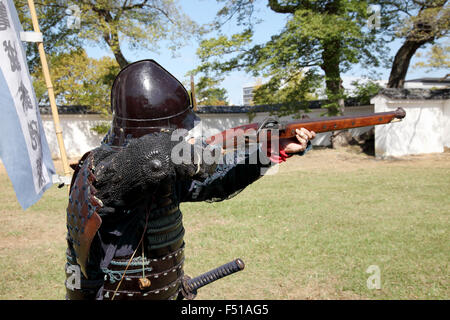 Samouraï japonais avec le feu fusil serrure Banque D'Images