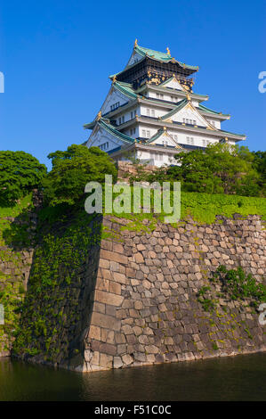 Vue extérieure du château d'Osaka au Japon Banque D'Images