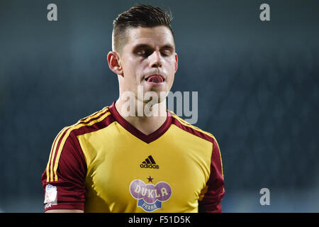 Ligue de football tchèque, 11e ronde, FK Jablonec vs FK Dukla Praha le 24 octobre 2015, Jablonec nad Nisou, République tchèque. Ondrej Vrzal de Kalisz. (Photo/CTK Radek Petrasek) Banque D'Images