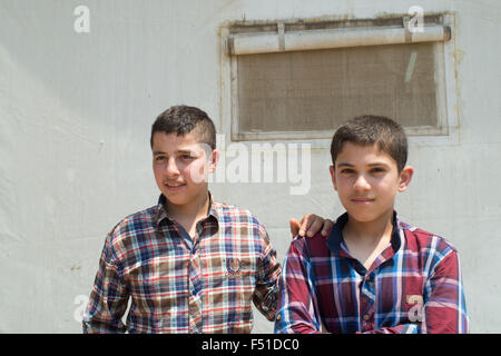 Dans l'homme des réfugiés syriens à Tripoli Centre d'enregistrement, d'attente et de soins. Tripoli, Liban 2015 Banque D'Images