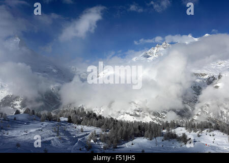 Neige de l'hiver, massif des Alpes Suisse, Zermatt, Valais, Alpes valaisannes, suisse, sud de l'Europe. Banque D'Images