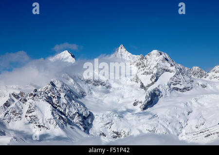 Neige de l'hiver, massif des Alpes Suisse, Zermatt, Valais, Alpes valaisannes, suisse, sud de l'Europe. Banque D'Images