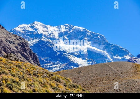 L'Aconcagua, le plus haut sommet du sud de la hemispherem Les Andes autour de Mendoza, Argentine. Banque D'Images