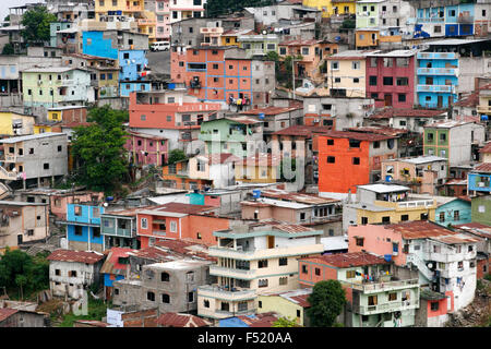 Maisons colorées, Cerro Santa Ana, Guayaquil Equateur Banque D'Images