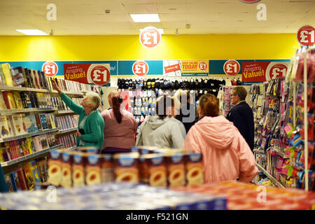 Poundland store FRANCE Banque D'Images