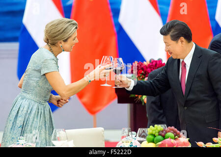 Beijing, Chine. 26Th Oct, 2015. Le roi Willem-Alexander et maxima des Pays-Bas La reine assister à la banquet d'État offert par le président Xi Jinging et son épouse Peng Liyuan au Golden Hall, à Beijing, Chine, 26 octobre 2015. Le Roi et la reine sont en Chine pour une visite d'état de 5 jours. Photo : Patrick van Katwijk/dpa/Alamy Live News Banque D'Images