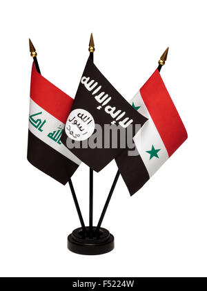Petits drapeaux d'ISIL, ISIS, la Syrie et l'Irak dans un peuplement isolé sur un fond blanc. Plus d'indicateurs dans mon portefeuille. Banque D'Images