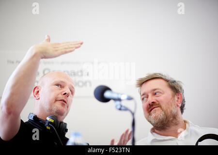 Dimanche journée portes ouvertes à la bibliothèque centrale de Manchester Guy Garvey de Elbow présente ses BBC 6 Music spectacle en direct de la galerie pictur Banque D'Images