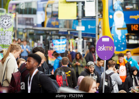 La Manchester University freshers week sur Oxford Road à l'extérieur du bâtiment de l'union des étudiants des universités de l'Université college professio Banque D'Images