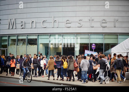 La Manchester University freshers week sur Oxford Road à l'extérieur du bâtiment de l'union des étudiants des universités de l'Université college professio Banque D'Images