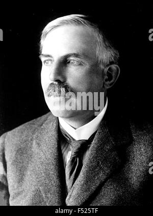 ERNEST Rutherford (1871-1937) Physicien britannique et pionnier de la physique nucléaire. Bain Photo Photo Service vers 1905 Banque D'Images
