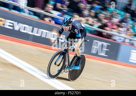 L'Italien Elia Viviani fait concurrence au cours de la Révolution à la compétition cycliste Centre National de cyclisme, Manchester UK Banque D'Images