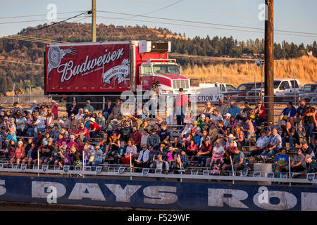 Camion Budweiser au rodéo de Fort Dallas, Oregon, États-Unis Banque D'Images