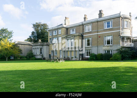 Quex House et l'Powell-Cotton Museum dans les motifs d'Quex Park, Kent. Banque D'Images