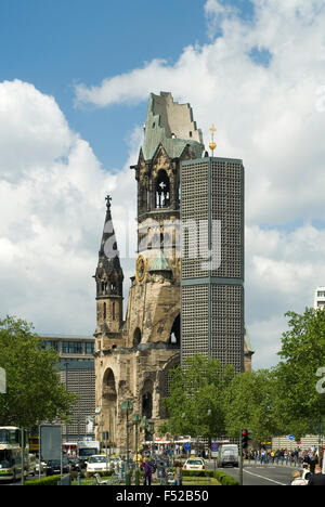 À l'église Gedaechtniskirche Kurfuersten Damm Boulevard Berlin Allemagne Europe Banque D'Images