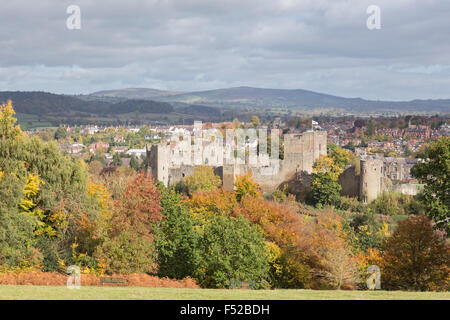 Ludlow Castle en automne soleil, Ludlow castle, Shropshire, England, UK Banque D'Images