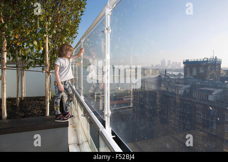 Appartement toit vivant, Shad Thames, London Skyline, East London, England, UK Banque D'Images