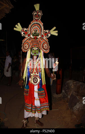 Padayani- danse folklorique traditionnel du Kerala Banque D'Images